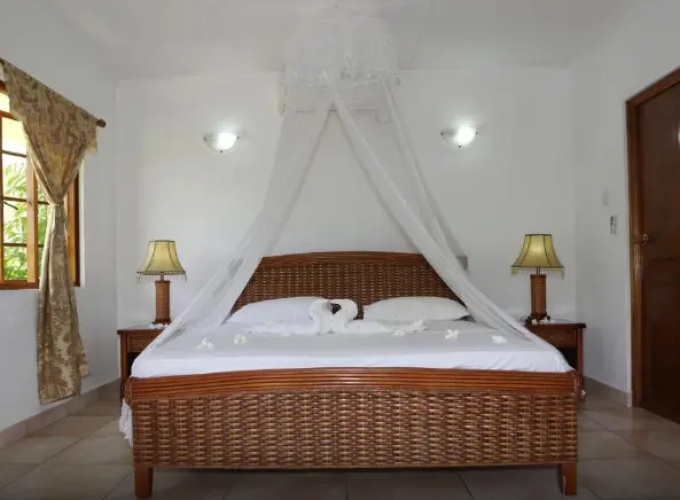 2 Bedrooms Chalet