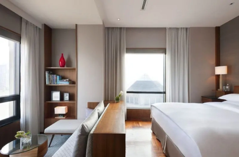 Liang Shanghai Double Suite with river view