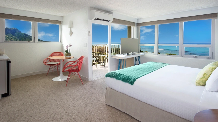 Diamond Head View Double Junior Suite with balcony