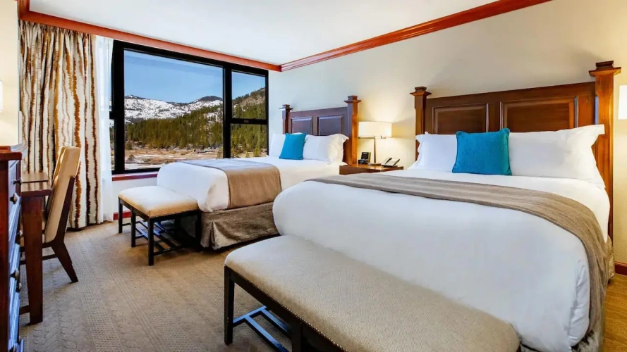 2 Bedrooms Deluxe Fireplace Suite Valley View