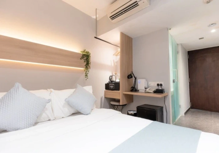 NuVe Connecting (No window) room