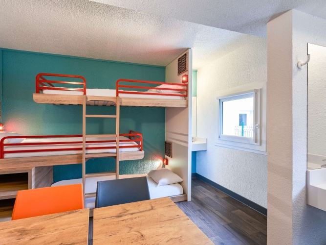 Standard Sextuple room
