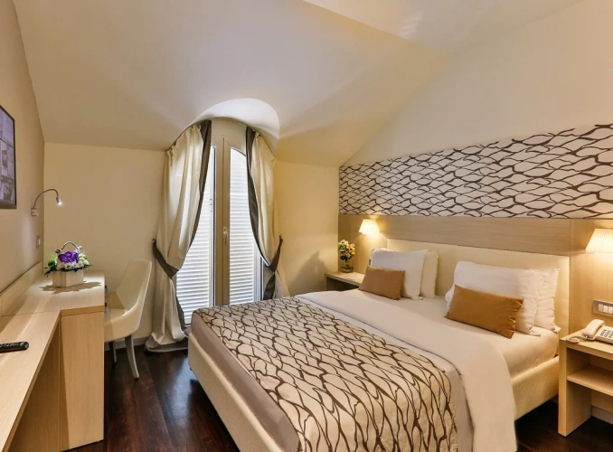 Standard Double room with land view