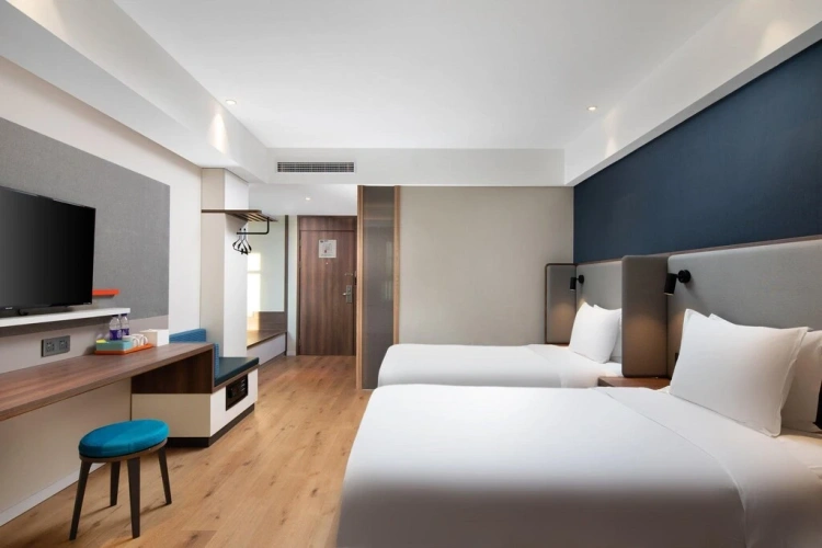 Standard Extra Space Twin room