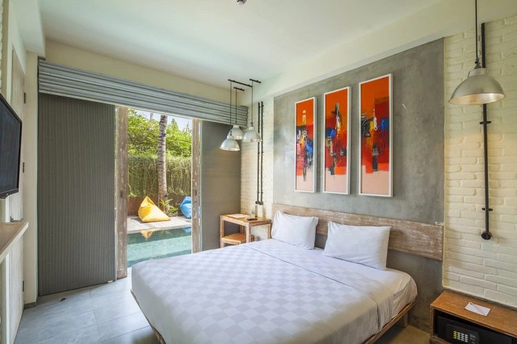 Deluxe Double room with pool view