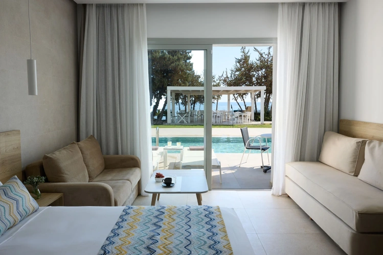 Shared Pool Double Junior Suite