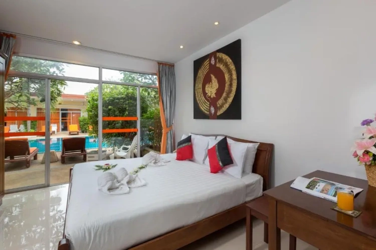1 Bedroom Pool Access Double Suite