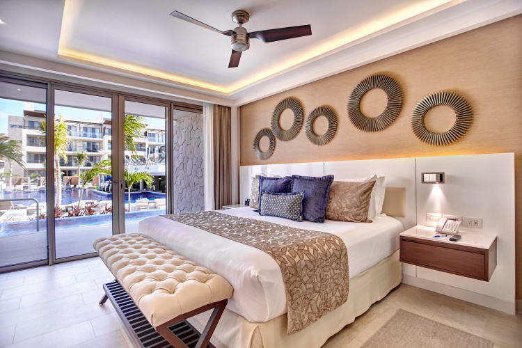 Luxury Family Diamond Club Suite