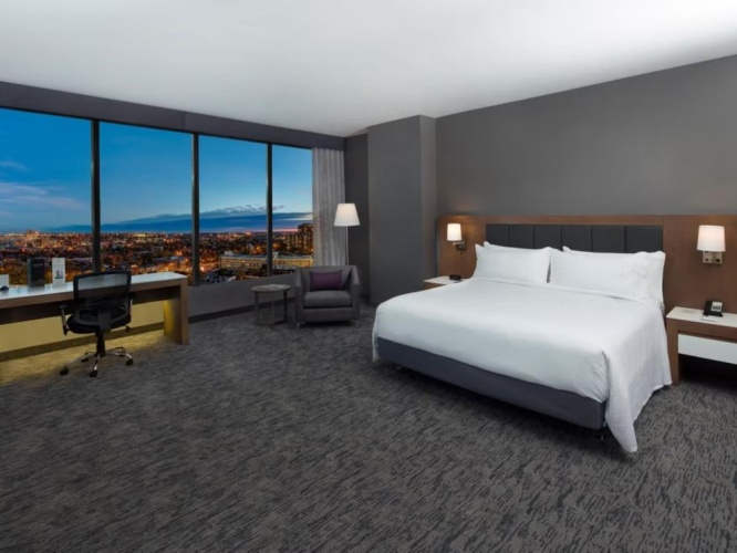 1 Bedroom Corner Double Suite