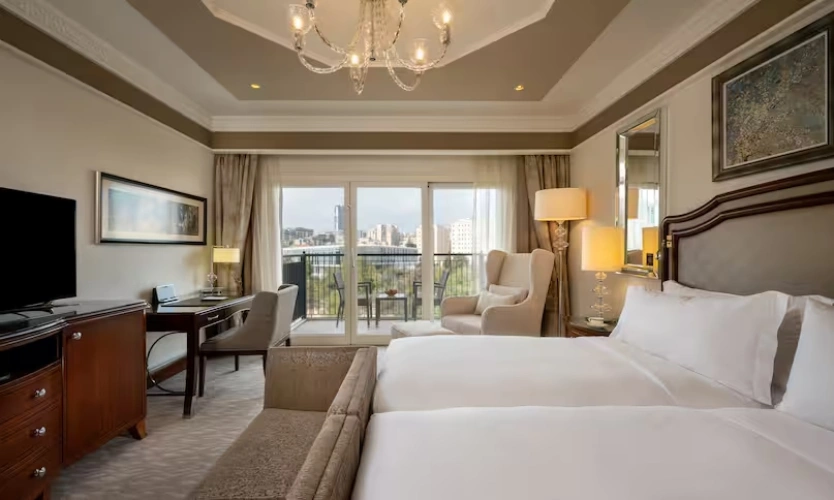 Grand High Floor Twin room with balcony