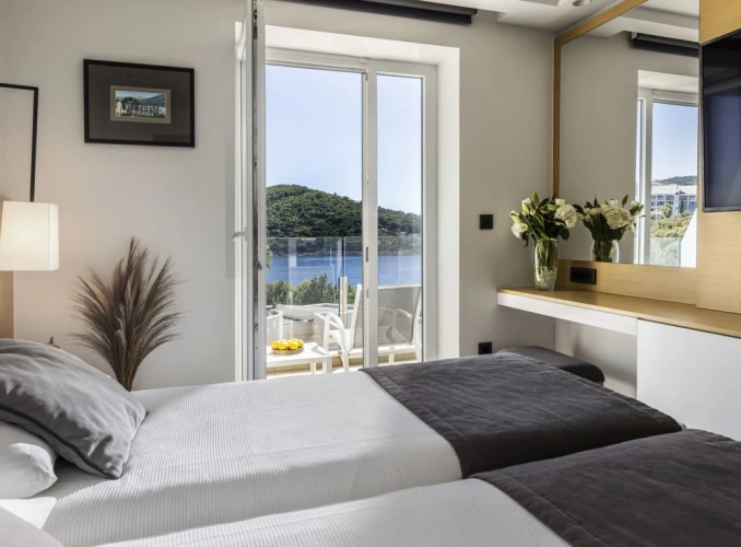 Double room with balcony and with sea view