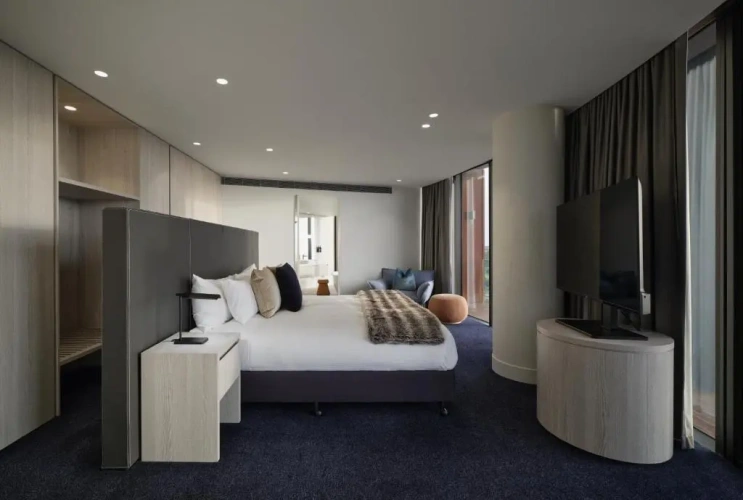 Peninsula Double Suite
