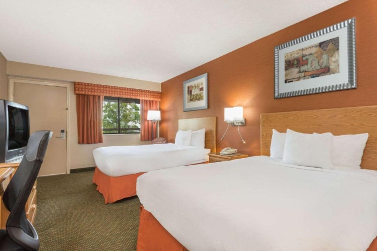 Deluxe Quadruple room