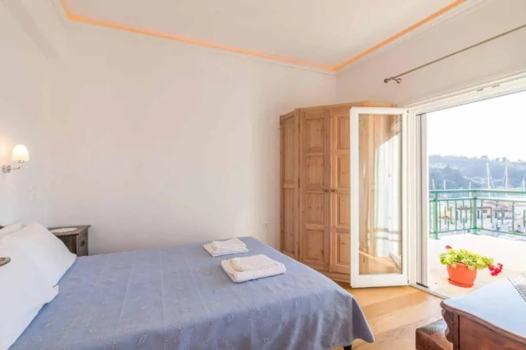 2st floor Apartment