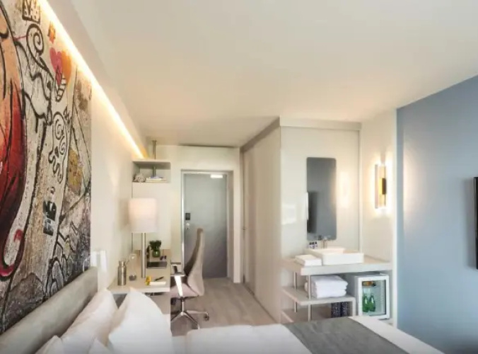 Queen Plus Double room