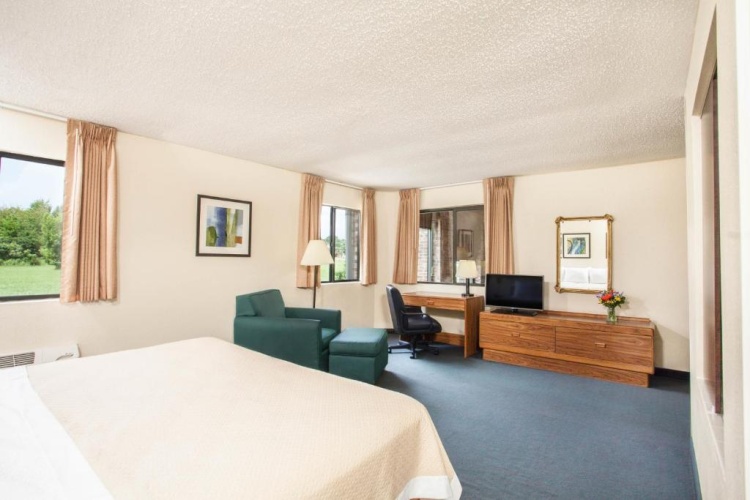 Double Studio Suite with partial view