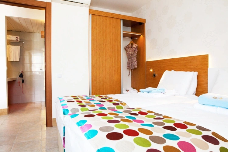 2 Bedrooms Family room