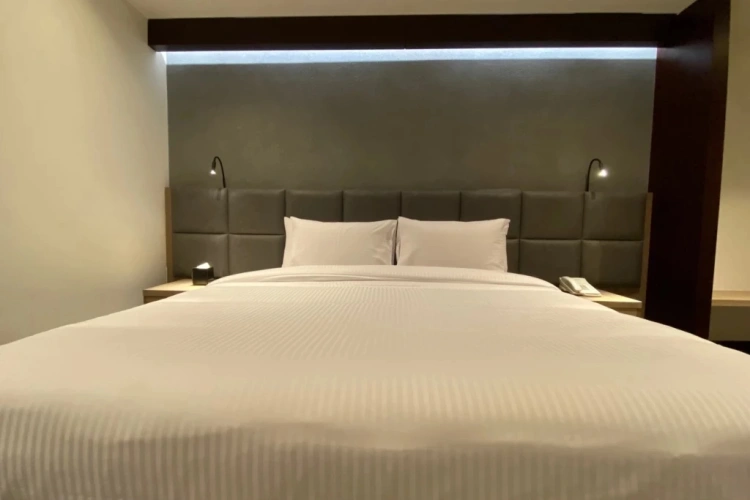 1 Bedroom Emperor Double room
