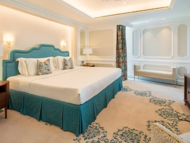 Royal Dome Sextuple Suite
