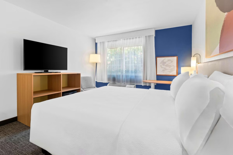 Spark by Hilton Modesto