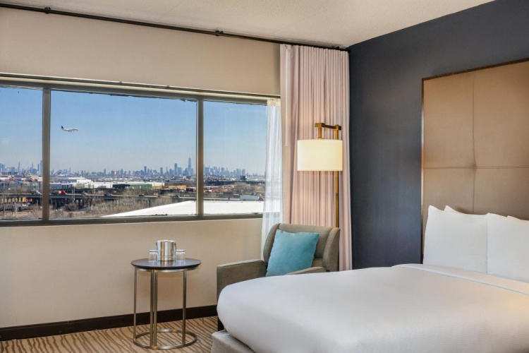 DoubleTree by Hilton Hotel Newark Airport photo 14