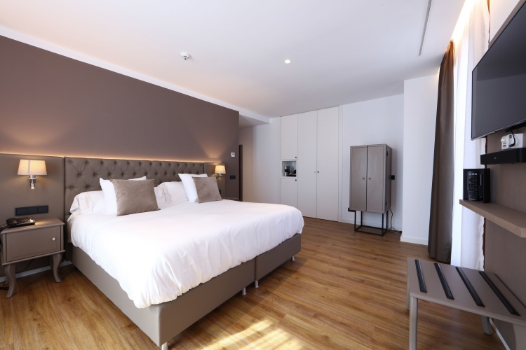 Corner Double Suite