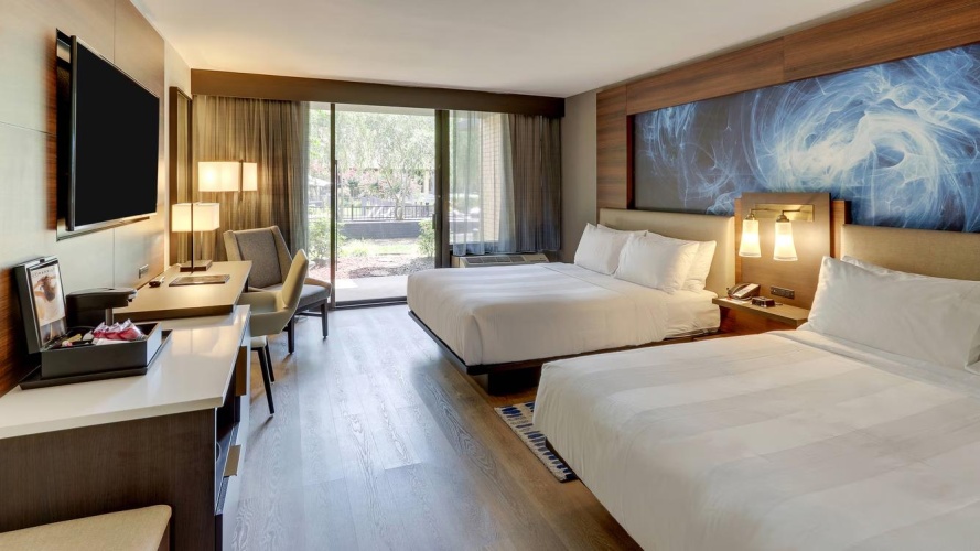 Quadruple room with courtyard view