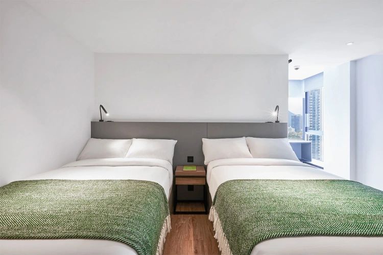 Superior Quadruple room with city view