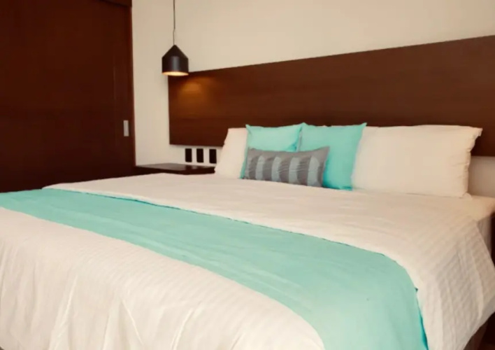 2 Bedrooms Master Suite