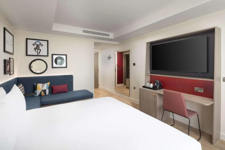 Hampton by Hilton London City photo 13