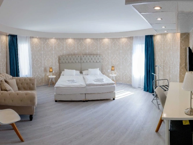 Double Suite