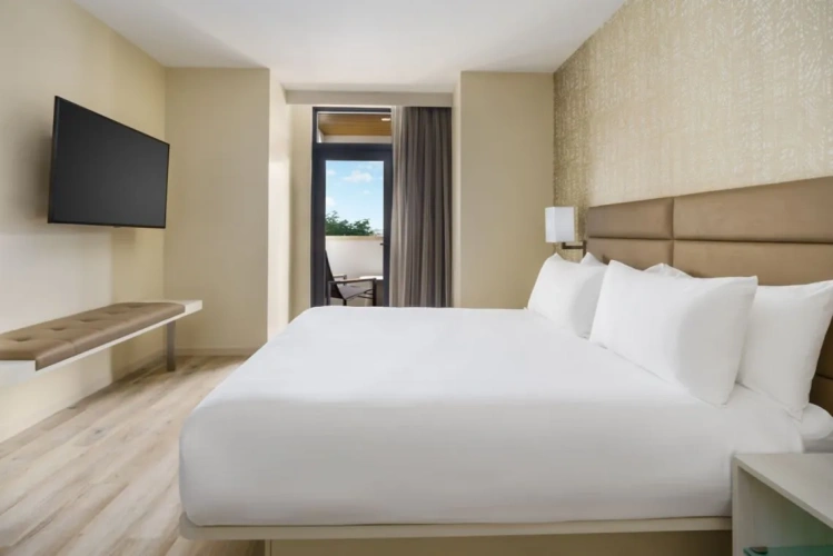 Corner Double Suite with balcony and with city view