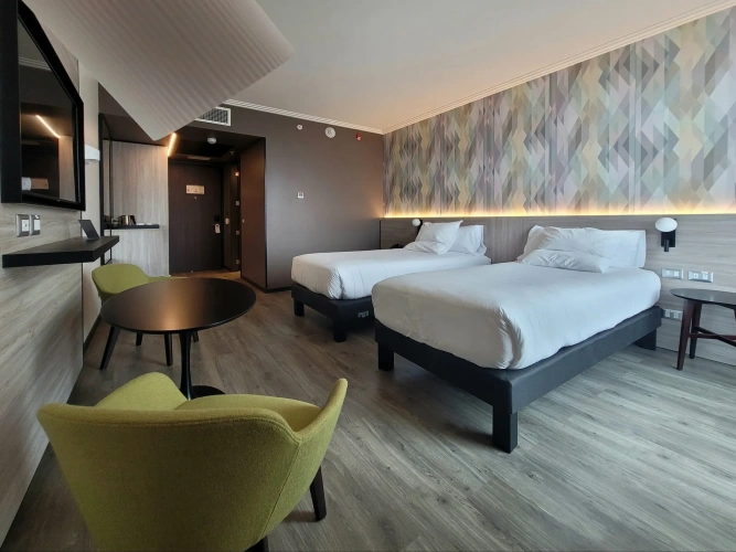 Standard Twin room with city view