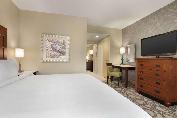 1 Bedroom Hearing Accessible Double Suite
