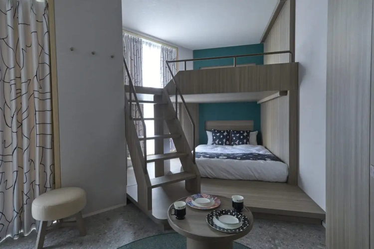 With Heralbony Quadruple room