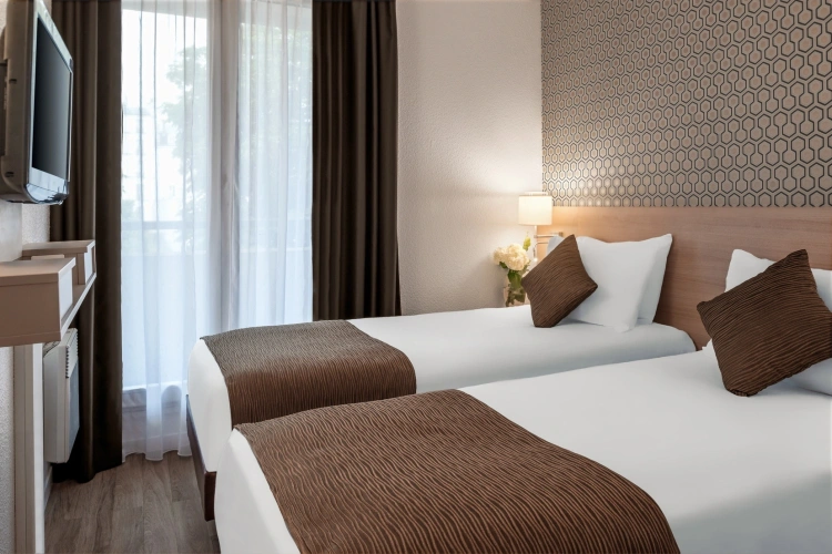2 Bedrooms Apartment