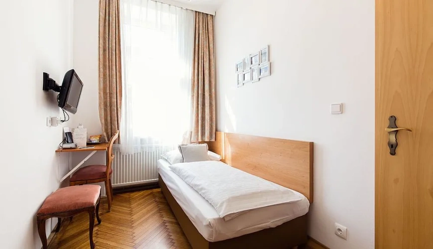 Flohwalzer Economy Single room