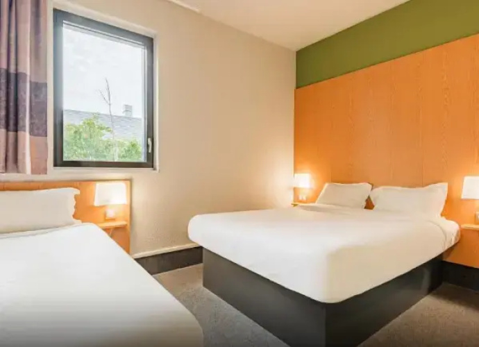 Triple room
