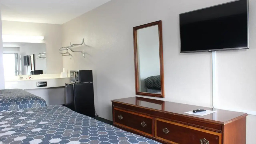 Landsford Inn