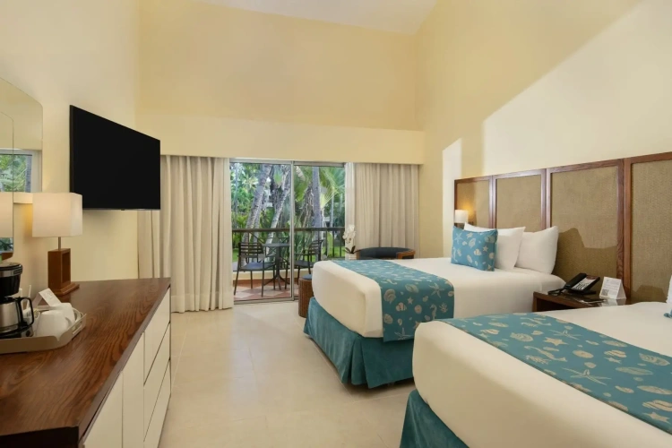 Standard Double room with tropical view