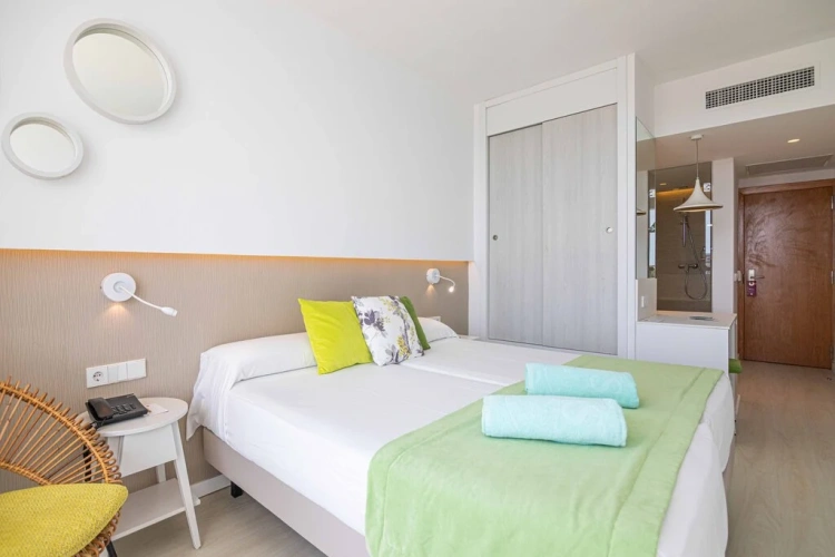 Superior Double room with balcony and with pool view