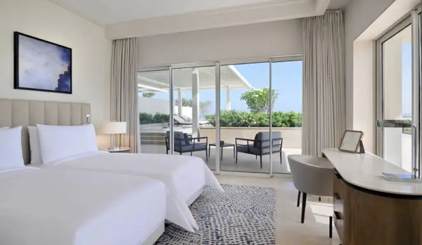2 Bedrooms Address Suite with sea view