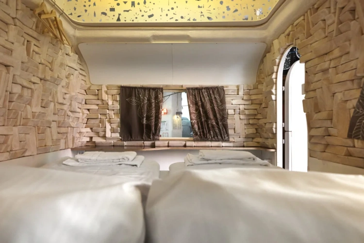 Kleine Schwester (Hall No. 1) Double Caravan