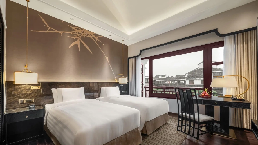 Premier Twin room with balcony