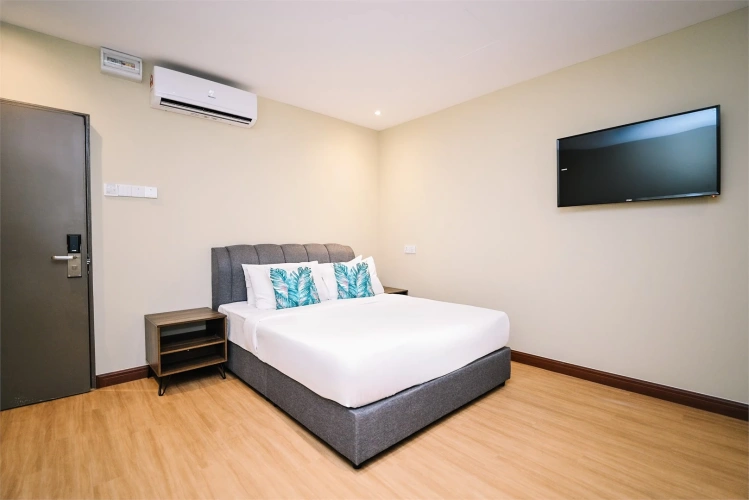Executive Triple Suite