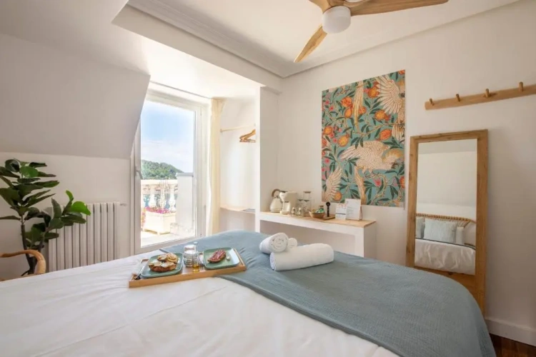 Double room with balcony and with sea view