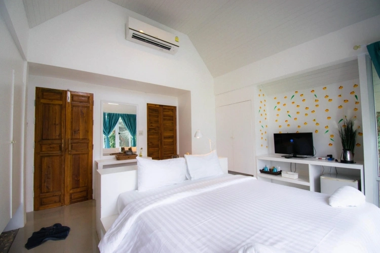 Deluxe Family Bungalow beachfront
