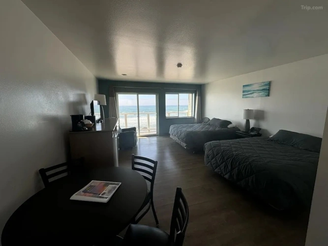 Standard Accessible Quadruple room oceanfront