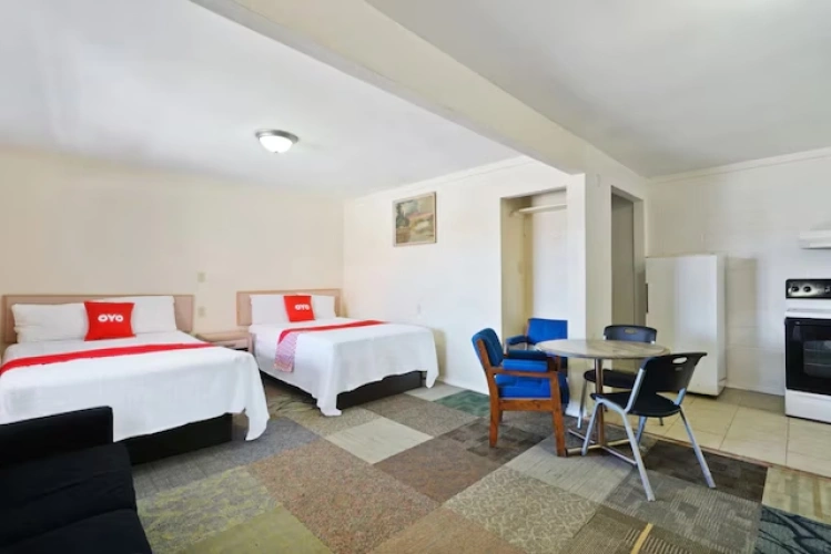 Sextuple room