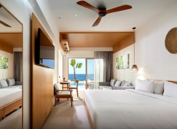 Superior Swim Up Twin room with sea view